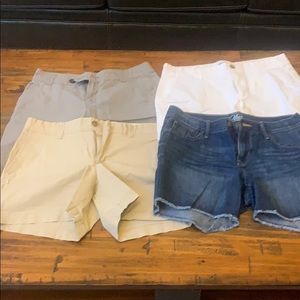 Lot of 4 pairs of women’s Old Navy shorts